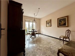 Traversa c.so Torino, quadrilocale arioso e ben servito