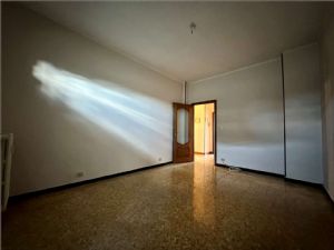 Traversa c.so Torino, quadrilocale arioso e ben servito
