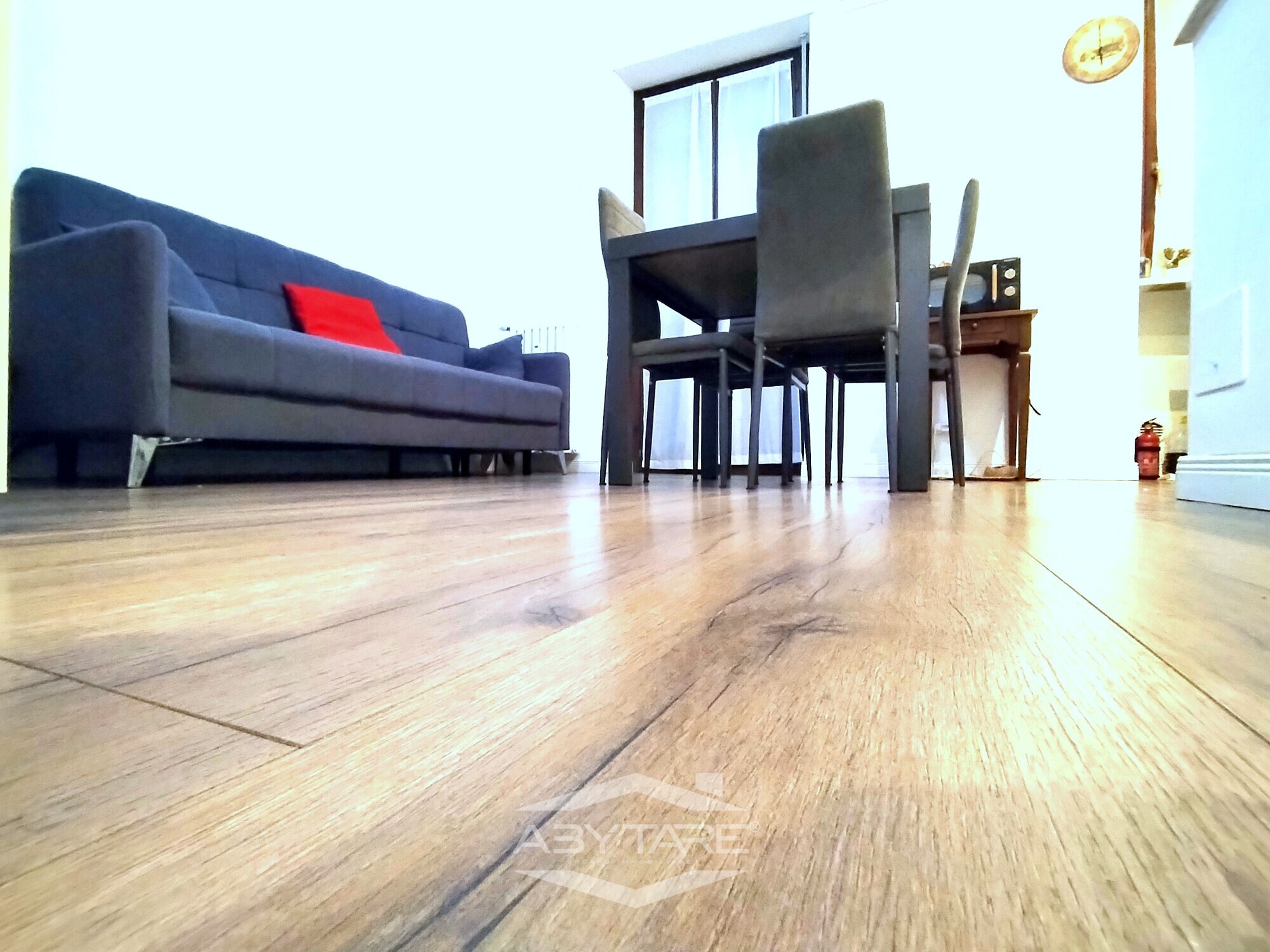 BILOCALE FINEMENTE RISTRUTTURATO E VOLENDO BOX AUTO DOPPIO