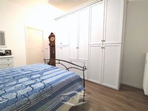 BILOCALE FINEMENTE RISTRUTTURATO E VOLENDO BOX AUTO DOPPIO