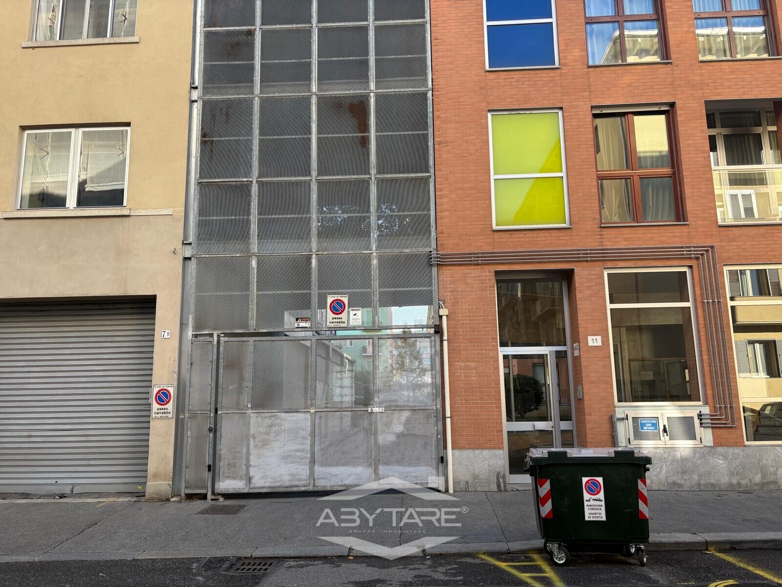 BOX AUTO DOPPIO IN RECENTE COSTRUZIONE