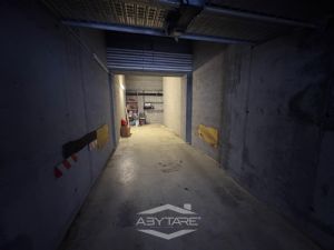 BOX AUTO DOPPIO IN RECENTE COSTRUZIONE