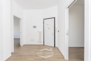 APPARTAMENTO DI 100 MQ CON DOPPI SERVIZI TOTALMENTE RISTRUTTURATO E MAI ABITATO