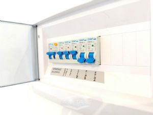 APPARTAMENTO DI 100 MQ CON DOPPI SERVIZI TOTALMENTE RISTRUTTURATO E MAI ABITATO