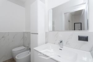 APPARTAMENTO DI 100 MQ CON DOPPI SERVIZI TOTALMENTE RISTRUTTURATO E MAI ABITATO