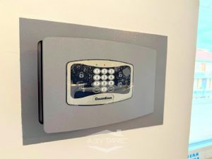 APPARTAMENTO DI 100 MQ CON DOPPI SERVIZI TOTALMENTE RISTRUTTURATO E MAI ABITATO