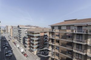 APPARTAMENTO DI 100 MQ CON DOPPI SERVIZI TOTALMENTE RISTRUTTURATO E MAI ABITATO