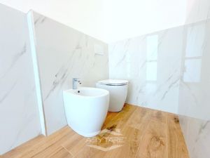 APPARTAMENTO DI 100 MQ CON DOPPI SERVIZI TOTALMENTE RISTRUTTURATO E MAI ABITATO