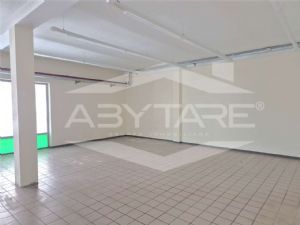 AFFITTASI LOCALE COMMERCIALE