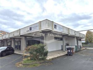 AFFITTASI LOCALE COMMERCIALE