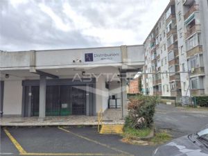 AFFITTASI LOCALE COMMERCIALE