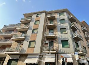 3 locali vendita Moncalieri Via Zara 12