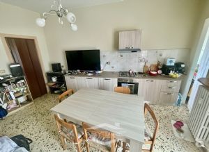 3 locali vendita Moncalieri Via Zara 12