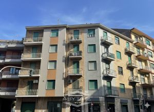 3 locali vendita Moncalieri Via Zara 12