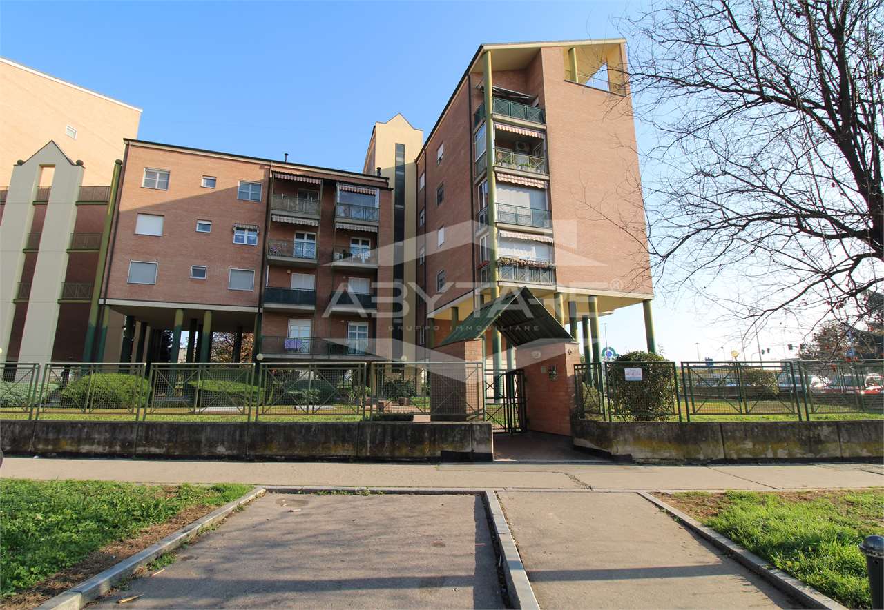 BEINASCO IN VENDITA TRILOCALE CON BOX AUTO DOPPIO