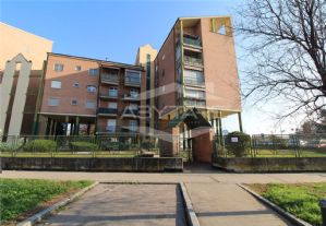 BEINASCO IN VENDITA TRILOCALE CON BOX AUTO DOPPIO