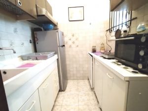 AMPIO BILOCALE . VOLENDO ARREDO INCLUSO NEL PREZZO !