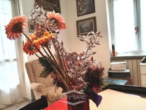 AMPIO BILOCALE . VOLENDO ARREDO INCLUSO NEL PREZZO !