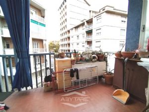 AMPIO BILOCALE . VOLENDO ARREDO INCLUSO NEL PREZZO !