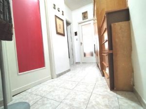 AMPIO BILOCALE . VOLENDO ARREDO INCLUSO NEL PREZZO !