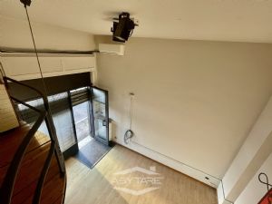 Negozio - Tre vetrine ad angolo - Adiacente Via Torino,