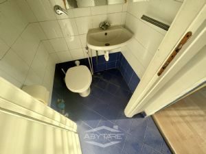 Negozio - Tre vetrine ad angolo - Adiacente Via Torino,