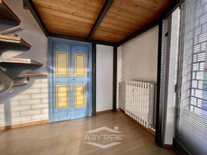 Negozio - Tre vetrine ad angolo - Adiacente Via Torino,