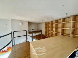 Negozio - Tre vetrine ad angolo - Adiacente Via Torino,