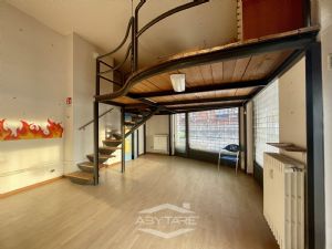 Negozio - Tre vetrine ad angolo - Adiacente Via Torino,