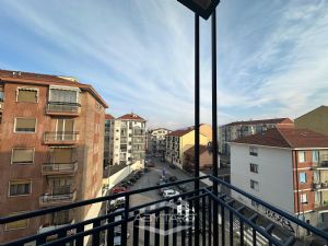 Bilocale piano alto Nichelino Via Palermo