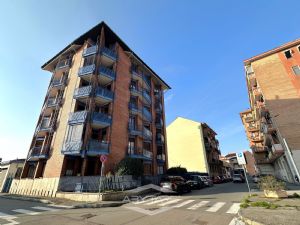 Bilocale piano alto Nichelino Via Palermo