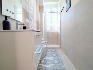 BILOCALE RISTRUTTURATO E ARREDATO A NUOVO !