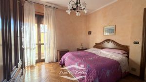 Porzione di casa con cortile privato e terrazzo