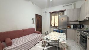 Porzione di casa con cortile privato e terrazzo