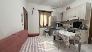 Porzione di casa con cortile privato e terrazzo