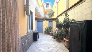 Porzione di casa con cortile privato e terrazzo