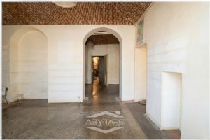 AFFITTASI NEGOZIO STORICO SAN SALVARIO CON VOLTE A VISTA