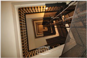 AFFITTASI NEGOZIO STORICO SAN SALVARIO CON VOLTE A VISTA