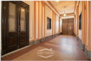 AFFITTASI NEGOZIO STORICO SAN SALVARIO CON VOLTE A VISTA