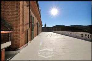 DIMORA STORICA RISTRUTTURATA CON PARCO E TERRAZZO