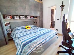 APPARTAMENTO RISTRUTTURATO CON DOPPI SERVIZI !