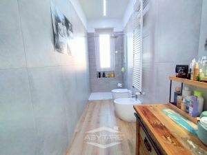 APPARTAMENTO RISTRUTTURATO CON DOPPI SERVIZI !