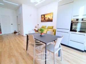 APPARTAMENTO RISTRUTTURATO CON DOPPI SERVIZI !