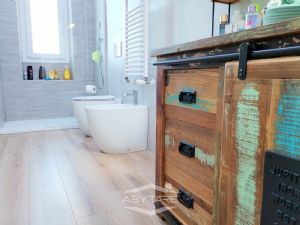 APPARTAMENTO RISTRUTTURATO CON DOPPI SERVIZI !