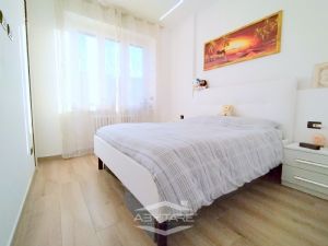 APPARTAMENTO RISTRUTTURATO CON DOPPI SERVIZI !