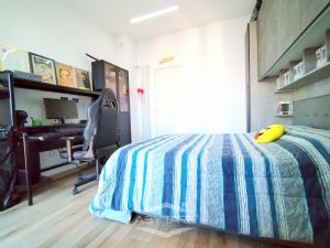 APPARTAMENTO RISTRUTTURATO CON DOPPI SERVIZI !