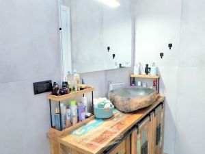 APPARTAMENTO RISTRUTTURATO CON DOPPI SERVIZI !