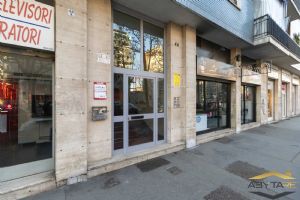 APPARTAMENTO RISTRUTTURATO CON DOPPI SERVIZI !