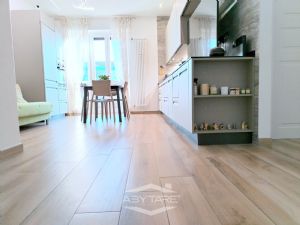 APPARTAMENTO RISTRUTTURATO CON DOPPI SERVIZI !