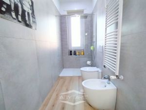 APPARTAMENTO RISTRUTTURATO CON DOPPI SERVIZI !